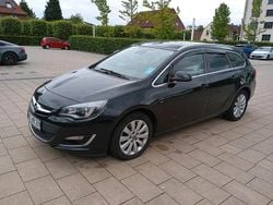 Schwarz Gebraucht 2015 Opel Astra Exklusiv Kombi | 5.000 € (Guter Preis)