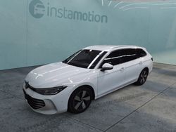 Weiß Gebraucht 2024 VW Passat Elegance Kombi | 36.370 € (Superpreis)
