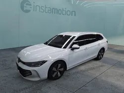 Weiß Gebraucht 2024 VW Passat Elegance Kombi | 36.370 € (Superpreis)