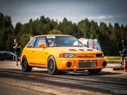 Orange Gebraucht 1990 Mazda 323 Coupé | 25.000 €