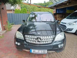Schwarz Gebraucht 2006 Mercedes ML500 SUV | 7.899 €