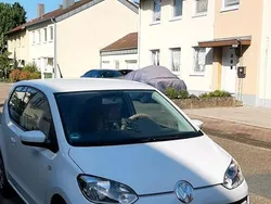 Weiß Gebraucht 2015 VW up! Kleinwagen | 5.500 € (Fairer Preis)
