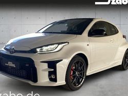 Weiß Gebraucht 2024 Toyota Yaris Edition Limousine | 41.550 € (Fairer Preis)