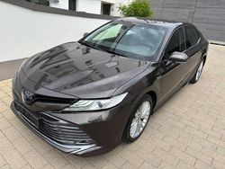 Graphite Gebraucht 2020 Toyota Camry Hybrid Executive Limousine | 27.999 €