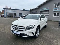 Weiß Gebraucht 2016 Mercedes GLA200 Urban SUV | 16.900 € (Etwas zu teuer)