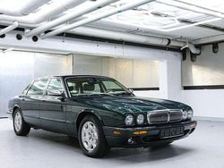 Grün Gebraucht 2000 Jaguar XJ8 Sovereign Limousine | 19.900 € (Teuer)