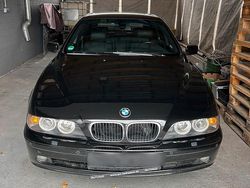 Schwarz Gebraucht 2002 BMW 520 Kombi | 3.990 € (Fairer Preis)