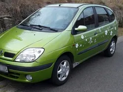 Grün Gebraucht 2000 Renault Scénic Van / Kleinbus | 1.200 € (Fairer Preis)