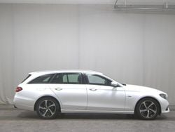 Weiss Gebraucht 2020 Mercedes E220 Avantgarde Limousine | 18.980 €