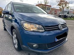Blau Gebraucht 2012 VW Touran Cross Van / Kleinbus | 5.999 € (Fairer Preis)