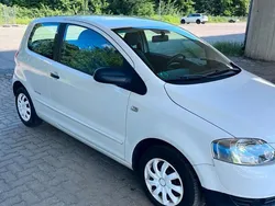 Weiß Gebraucht 2010 VW Fox Kleinwagen | 2.199 € (Fairer Preis)