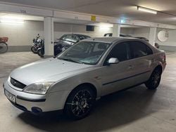 Silber Gebraucht 2002 Ford Mondeo Limousine | 700 € (Superpreis)