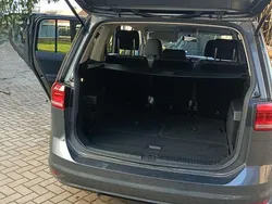 Silber Gebraucht 2017 VW Touran Trendline Van / Kleinbus | 20.000 € (Teuer)