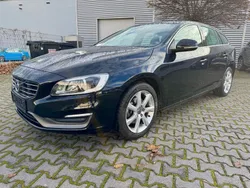 Schwarz Gebraucht 2013 Volvo V60 Momentum Kombi | 15.980 €