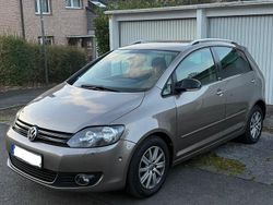 Braun Gebraucht 2011 VW Golf Style Limousine | 4.950 € (Fairer Preis)