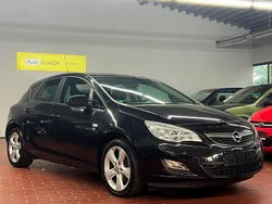 Schwarz Gebraucht 2012 Opel Astra Edition Limousine | 6.490 € (Etwas zu teuer)