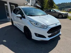 Weiß Gebraucht 2015 Ford Fiesta Trend Kleinwagen | 8.590 € (Etwas zu teuer)