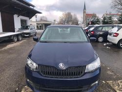 Blau Gebraucht 2016 Skoda Fabia Ambition Limousine | 5.600 € (Guter Preis)