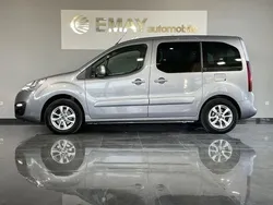 Grau Gebraucht 2018 Peugeot Partner Tepee Van / Kleinbus | 14.498 € (Etwas zu teuer)