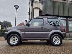 Grau Gebraucht 2011 Suzuki Jimny Ranger SUV | 10.900 € (Fairer Preis)