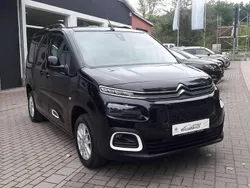 Schwarz Gebraucht 2023 Citroën Berlingo Feel Van / Kleinbus | 26.400 € (Fairer Preis)