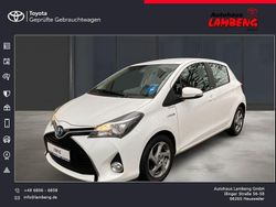 Weiß Gebraucht 2017 Toyota Yaris Hybrid Edition-S Limousine | 11.990 € (Fairer Preis)