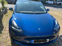 Blau Gebraucht 2022 Tesla Model 3 RWD Limousine | 27.900 € (Guter Preis)