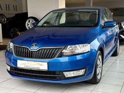 Blau Gebraucht 2016 Skoda Rapid Ambition Kombi | 8.890 € (Guter Preis)