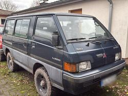 Andere farben Gebraucht 1990 Mitsubishi L SUV | 2.500 €