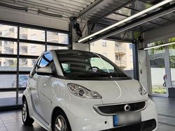 Weiß Gebraucht 2014 Smart ForTwo Coupé Coupé | 7.190 € (Fairer Preis)