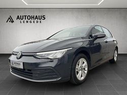 Grau Gebraucht 2022 VW Golf VIII Life Limousine | 19.790 € (Fairer Preis)