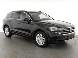 Grenadil schwarz metallic Neu 2025 VW Touareg Elegance SUV | 70.084 €