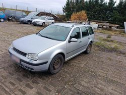 Grau Gebraucht 2000 VW Golf IV Basis Kombi | 1.300 € (Fairer Preis)