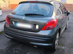 Silber Gebraucht 2025 Peugeot 207 Platinum Kleinwagen | 3.600 €
