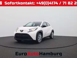 Schneeweiß Neu 2025 Toyota Aygo Business Edition Kleinwagen | 16.590 €