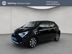 Schwarz Gebraucht 2020 Toyota Aygo X-play Kleinwagen | 10.980 € (Fairer Preis)