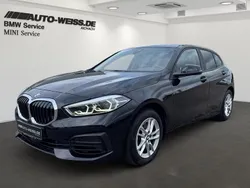 Saphirschwarz (schwarz) Gebraucht 2023 BMW 116 Advantage Kleinwagen | 22.500 € (Fairer Preis)