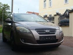 Grau Gebraucht 2008 Kia Ceed EX Kleinwagen | 1.490 € (Guter Preis)