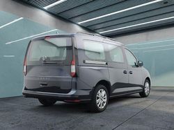 Blau Gebraucht 2024 VW Caddy Maxi Life Van / Kleinbus | 35.651 € (Fairer Preis)