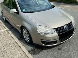 Beige Gebraucht 2005 VW Jetta Comfortline Limousine | 4.500 €