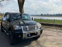 Schwarz Gebraucht 2004 Nissan Titan Abholung | 8.499 €