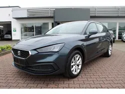 Grau Gebraucht 2023 Seat Leon ST Style Kombi | 25.549 € (Etwas zu teuer)