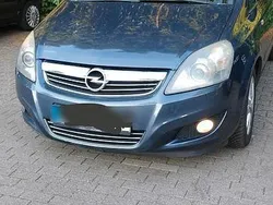 Grau Gebraucht 2009 Opel Zafira Van / Kleinbus | 4.300 € (Fairer Preis)
