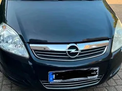 Schwarz Gebraucht 2009 Opel Zafira Van / Kleinbus | 3.800 € (Fairer Preis)