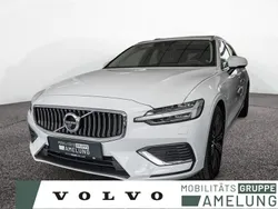 Weiß Gebraucht 2022 Volvo V60 Plus Kombi | 32.390 € (Guter Preis)