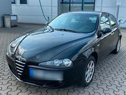 Schwarz Gebraucht 2005 Alfa Romeo 147 Kleinwagen | 1.300 € (Fairer Preis)