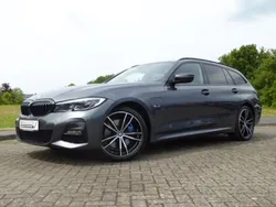 Grau Gebraucht 2022 BMW 330e M Sport Kombi | 34.998 € (Fairer Preis)
