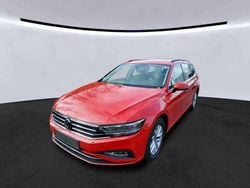 Rot Gebraucht 2023 VW Passat Business Kombi | 18.700 € (Superpreis)