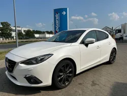 Weiß Gebraucht 2016 Mazda 3 Sports-Line Limousine | 14.500 € (Fairer Preis)