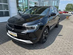 Lackierung schwarz perla nera/ (metallic) Gebraucht 2024 Opel Grandland X Ultimate SUV | 28.850 € (Fairer Preis)